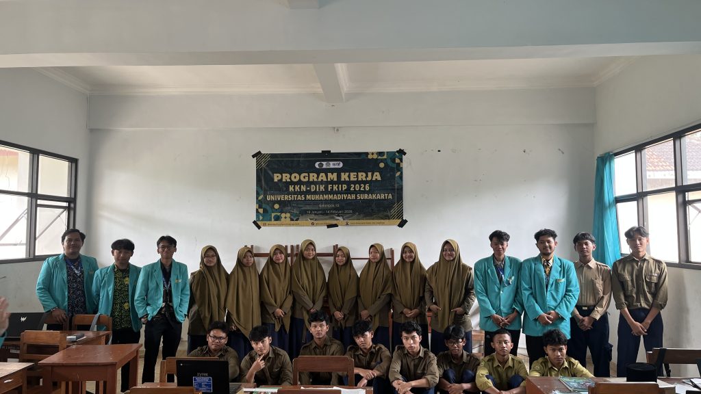 Mahasiswa KKN FKIP UMS Gelar Pelatihan AI untuk Siswa SMA Muhammadiyah 1 Wonogiri, Tingkatkan Literasi Teknologi Siswa